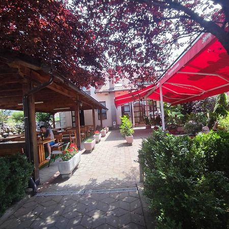 Pansion Kamin Bed & Breakfast Lukavica Bagian luar foto