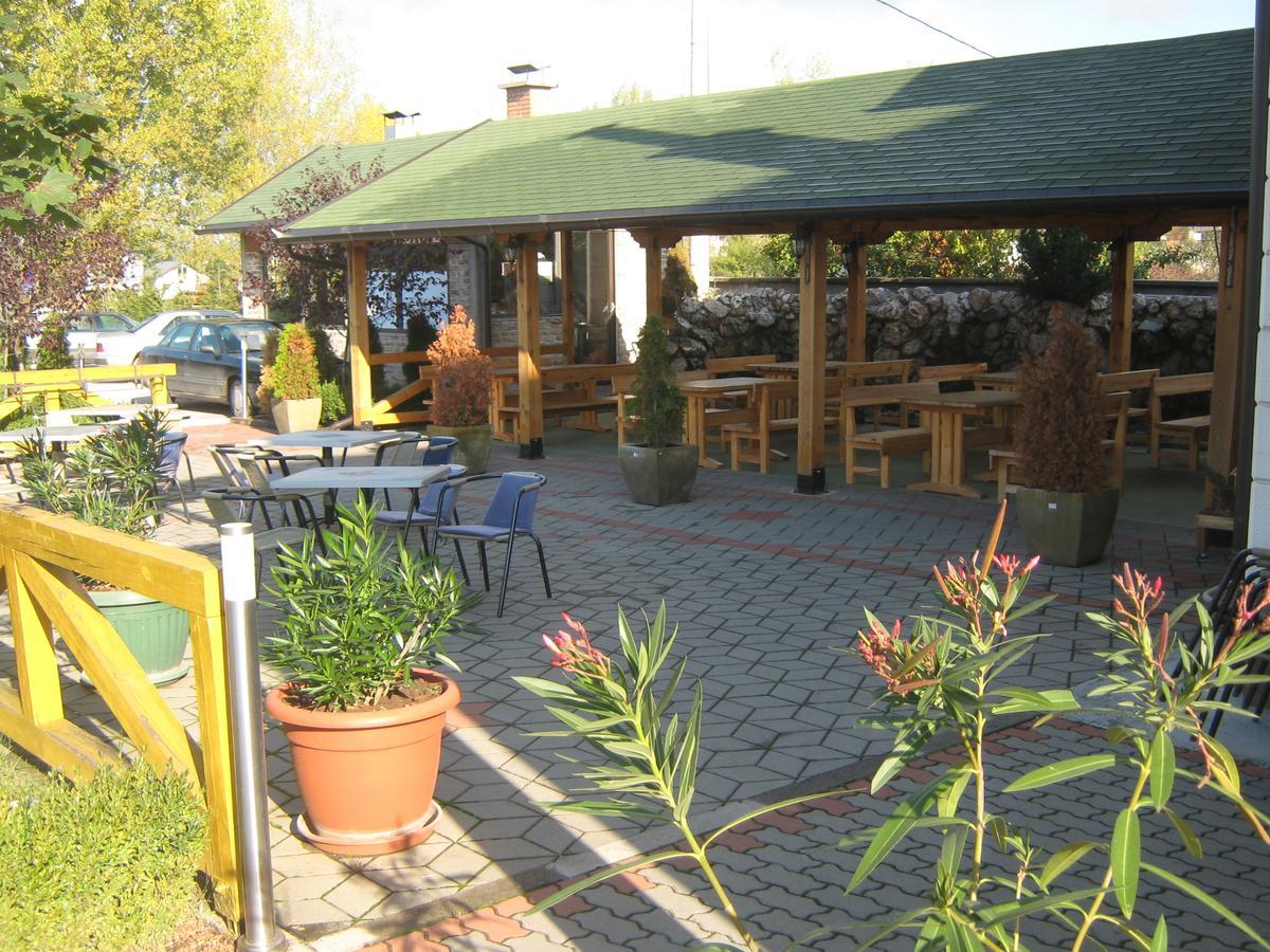 Pansion Kamin Bed & Breakfast Lukavica Bagian luar foto